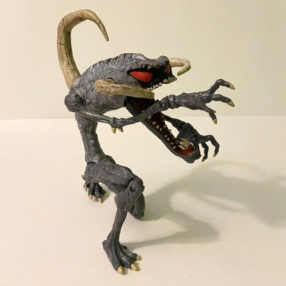 Vintage 1995 McFarlane Toys Spawn Violator Monster 9 Inch Tall  Action Figure - Picture 3 of 16